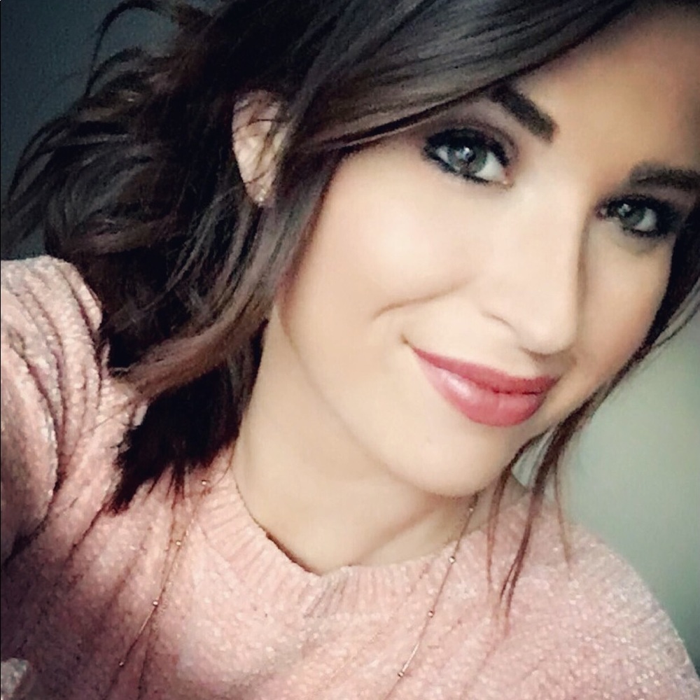 Meet your Posher, Rebecca